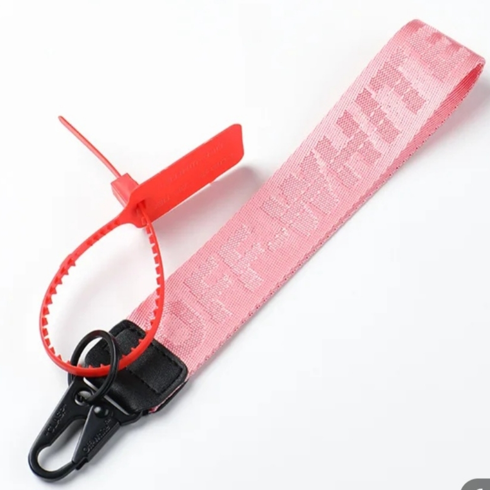 OFF-WHITE Key Chain